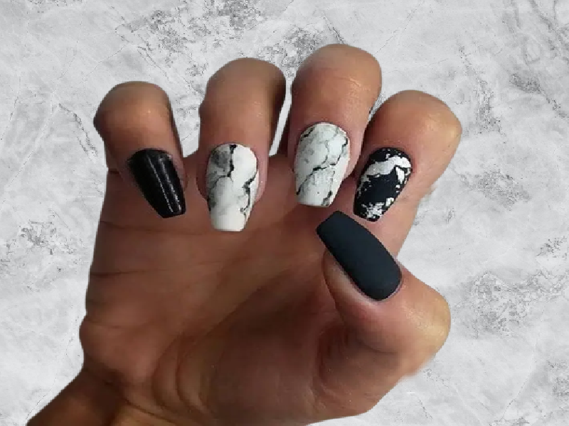 Black Marble Accents nail